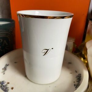 Vanity cup for makeup brushes or toothbrush